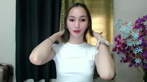 Snapshot of elora_charming chatting on January 13, 2025, 11:27 pm elora_charming online show from January 13, 2025, 11:27 pm
