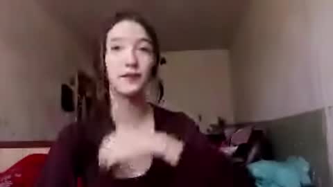 Snapshot of elouisevallian chatting on May 22, 2026, 2:30 am Elara online show from May 22, 2026, 2:30 am