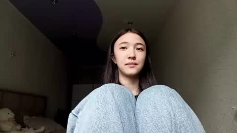 Snapshot of elouisevallian chatting on July 4, 2026, 2:07 am Elara online show from July 4, 2026, 2:07 am