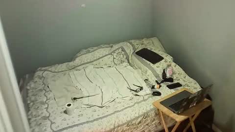 Snapshot of elpouto chatting on June 19, 2026, 5:56 am Elpouro online show from June 19, 2026, 5:56 am