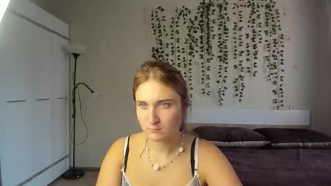 Elsa  online show from September 20, 2025, 9:21 am