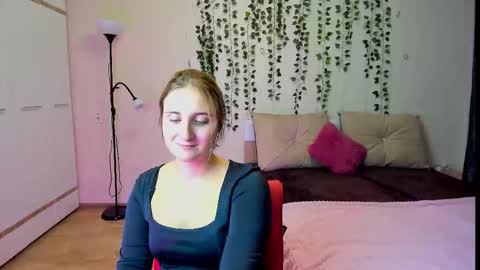 Elsa  online show from October 9, 2025, 12:14 pm