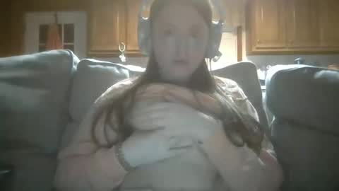 Elsie Rain online show from March 30, 2026, 9:10 am