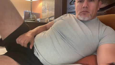 Snapshot of elvecinoequipadon chatting on July 17, 2026, 3:07 pm Petrhus Rockpic online show from July 17, 2026, 3:07 pm