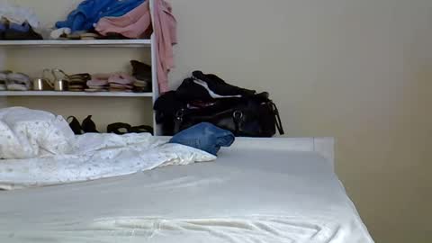 flo online show from November 7, 2025, 9:09 am