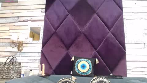 elvirazoi online show from July 21, 2026, 6:27 am