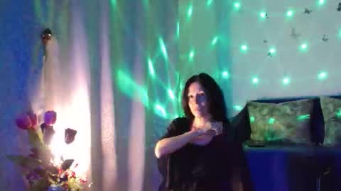 Elisa online show from September 25, 2025, 9:07 pm