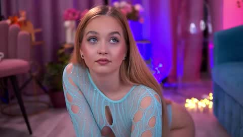 Snapshot of elyssawetxx chatting on November 21, 2025, 8:18 pm Elyssa online show from November 21, 2025, 8:18 pm