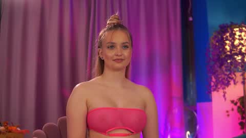 Snapshot of elyssawetxx chatting on November 26, 2025, 8:54 pm Elyssa online show from November 26, 2025, 8:54 pm