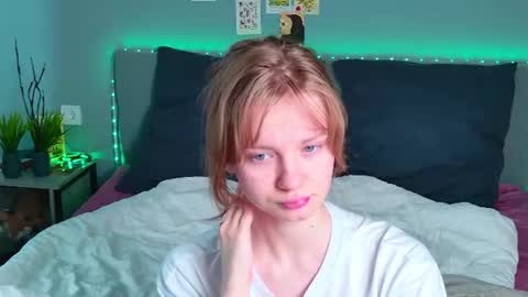 Snapshot of elza_hofffman chatting on June 29, 2026, 6:30 am Chloyka online show from June 29, 2026, 6:30 am