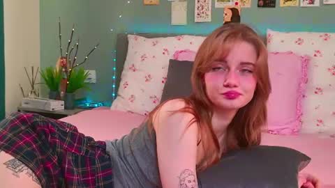 Snapshot of elza_hofffman chatting on July 16, 2026, 5:52 pm Chloyka online show from July 16, 2026, 5:52 pm