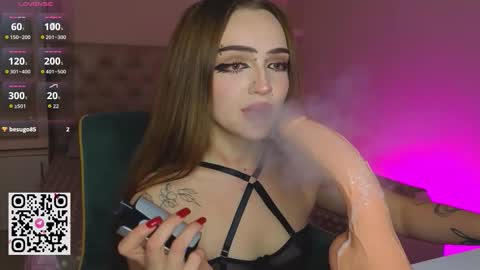 Snapshot of em1ly666 chatting on November 22, 2025, 5:01 pm em1ly666 online show from November 22, 2025, 5:01 pm