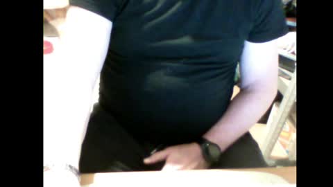 Em online show from April 12, 2026, 10:04 pm