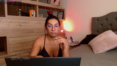 Emilia  online show from December 12, 2024, 5:59 pm