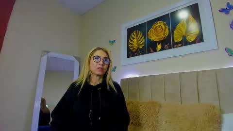 ema garcia  online show from September 26, 2025, 11:03 am