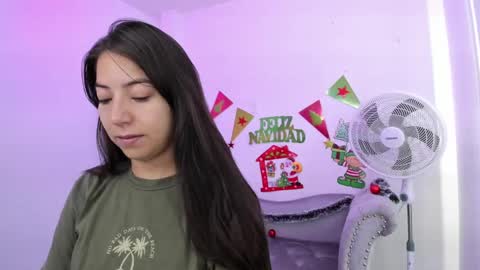 Ema louisx  online show from December 28, 2024, 11:52 am