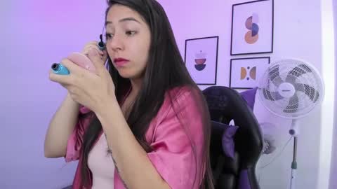 Ema louisx  online show from January 8, 2025, 12:47 pm