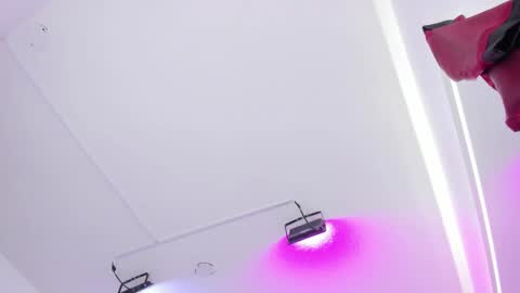 Ema louisx  online show from January 18, 2025, 12:47 pm