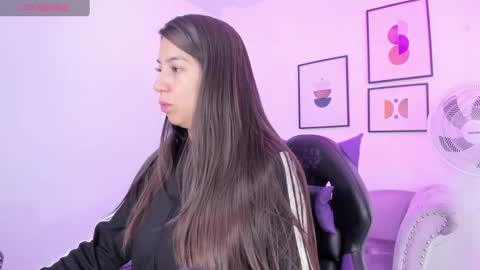 Ema louisx  online show from January 27, 2025, 12:16 pm