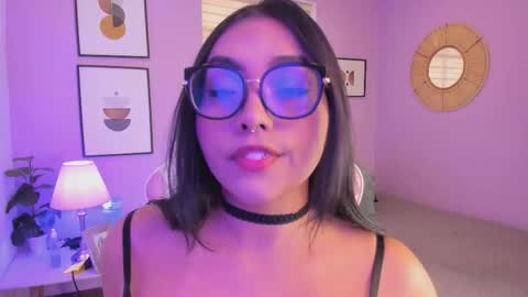 Ema online show from December 2, 2025, 7:53 pm