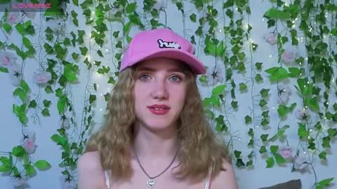 Snapshot of emacalim_ chatting on May 9, 2026, 9:09 pm Emma online show from May 9, 2026, 9:09 pm