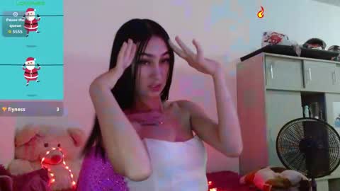 ember57607 online show from November 26, 2025, 10:33 pm