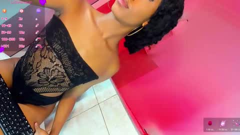 ember_victiria online show from November 16, 2025, 12:44 pm