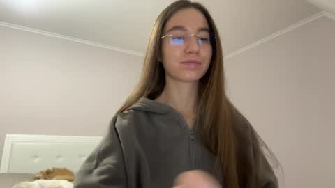 Alina online show from April 3, 2026, 8:18 pm