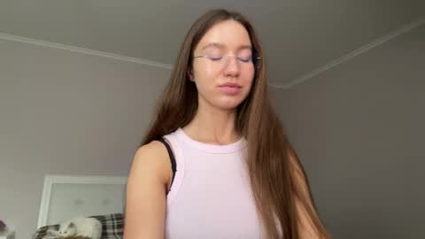 Alina online show from June 3, 2026, 2:33 pm