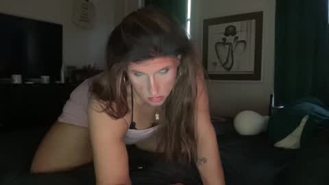 Snapshot of emberrrose87 chatting on April 24, 2026, 10:39 am emberrrose87 online show from April 24, 2026, 10:39 am