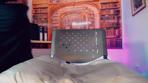 Emeli online show from December 2, 2025, 11:04 am