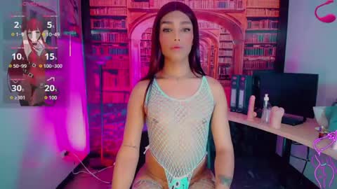Snapshot of emeli_roushot chatting on April 27, 2026, 11:52 am Emeli online show from April 27, 2026, 11:52 am