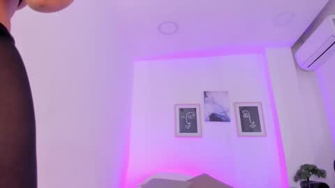 emelie_89 online show from February 26, 2025, 12:03 pm