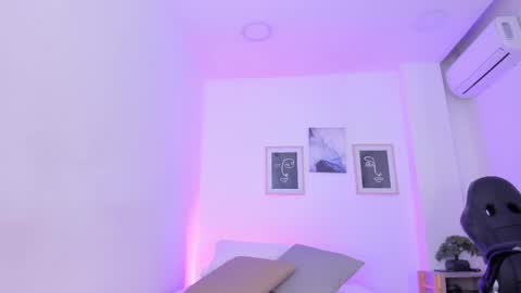 emelie_89 online show from February 27, 2025, 11:41 am