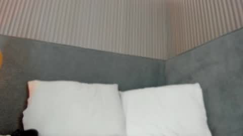 emelie_89 online show from December 22, 2025, 11:40 am