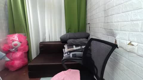 Emely online show from February 1, 2025, 1:23 am