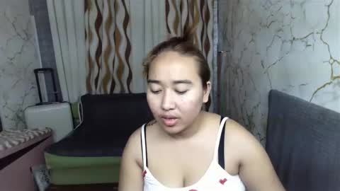 Emely online show from December 17, 2025, 6:08 am