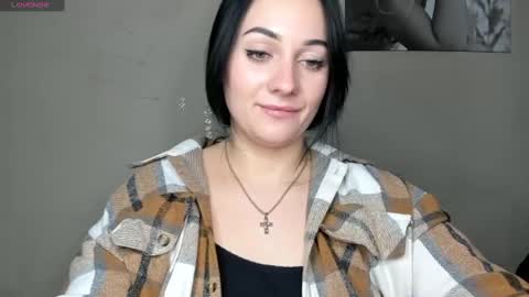 Snapshot of emelyblum chatting on December 5, 2024, 12:08 am Emely online show from December 5, 2024, 12:08 am