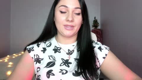 Snapshot of emelyblum chatting on January 15, 2025, 12:30 am Emely online show from January 15, 2025, 12:30 am