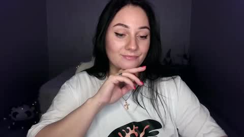 Snapshot of emelyblum chatting on March 1, 2025, 5:52 am Emely online show from March 1, 2025, 5:52 am