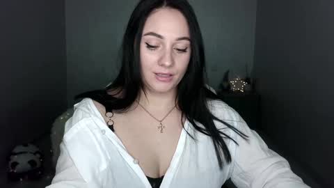 Snapshot of emelyblum chatting on March 2, 2025, 3:24 am Emely online show from March 2, 2025, 3:24 am