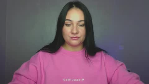 Snapshot of emelyblum chatting on September 23, 2025, 8:56 pm Emely online show from September 23, 2025, 8:56 pm