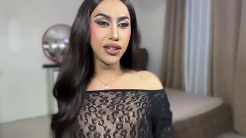 Snapshot of emelywest chatting on February 10, 2026, 1:59 pm EMELY online show from February 10, 2026, 1:59 pm