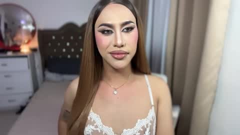 Snapshot of emelywest chatting on February 15, 2026, 7:27 am EMELY online show from February 15, 2026, 7:27 am