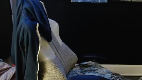 emeraldstrawberri online show from December 1, 2025, 10:59 pm