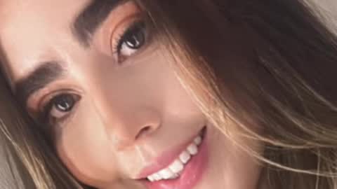emi_royse online show from September 18, 2025, 10:34 pm