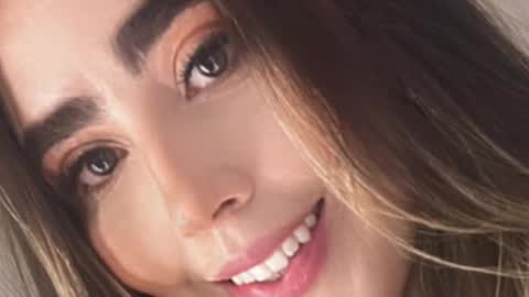 emi_royse online show from October 7, 2025, 10:18 pm