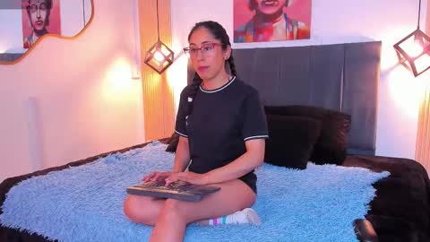 Snapshot of emi_sweet1 chatting on March 5, 2026, 3:13 am Emi online show from March 5, 2026, 3:13 am