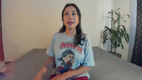 Emilia Gomez online show from March 7, 2025, 8:00 pm