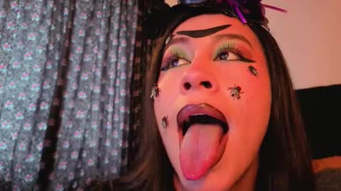 Emilia Gomez online show from October 25, 2025, 8:14 pm